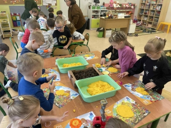 9d884103-8c5f-4139-a135-309a0ac67fb8