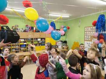 fd499578-81de-4136-83ac-03e9bc77ae1e