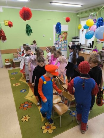 e2780699-e1c8-409d-a3b9-6d53b682b309