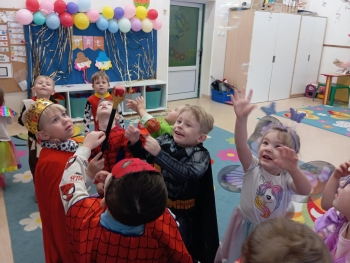 ee3b0207-d400-46e5-916c-184b5120215d