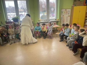 9db27617-909c-41d3-a121-d83f62c69b8f