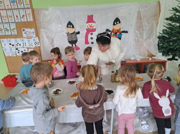 7f26c640-5f71-4f23-aa79-9e3d5a693842